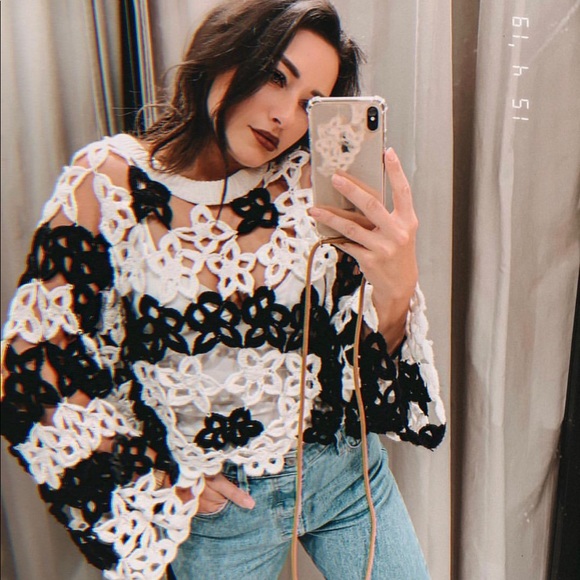 •SOLD• LIMITED EDIT ZARA CROCHETED FLORAL SWEATER - Picture 6 of 8